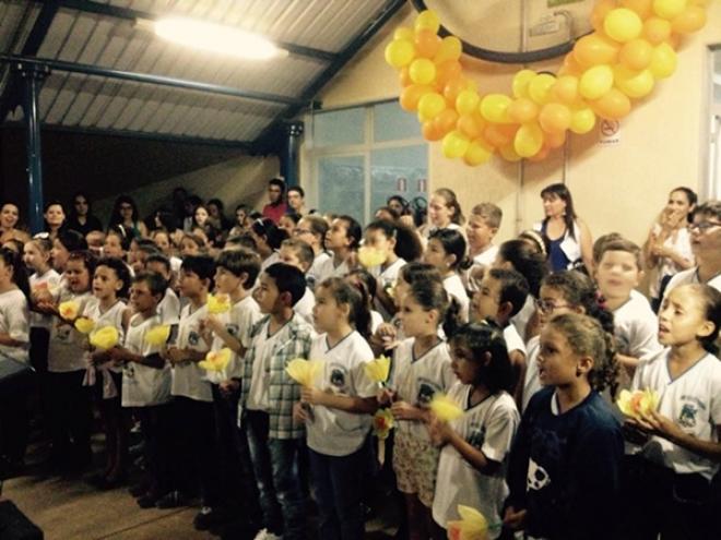 Imagem da Galeria da Notícia: CURSO DE PSICOLOGIA DA FEF  Participa da Campanha FAÇA BONITO