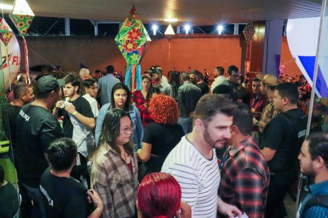 Imagem da Galeria da Notícia: III Arraiá da FEF atrai mais de 2 mil pessoas para a tradicional Festa Junina