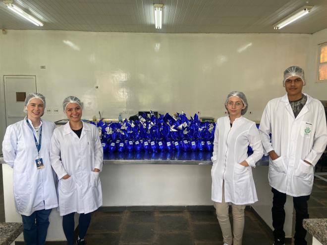 Imagem da Galeria da Notícia: FEF promove Páscoa Solidária: Mais de 700 ovos de chocolate são doados para instituições sociais