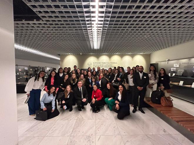 Imagem da Galeria da Notícia: Curso de Direito da FEF realiza viagem técnica para Brasília