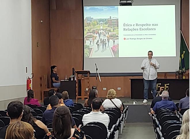 Imagem da Galeria da Notícia: FEF reforça excelência com Capacitação Docente 2025