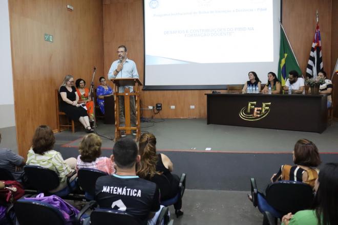 Imagem da Galeria da Notícia: FEF realiza abertura oficial do PIBID e reforça compromisso com a formação docente