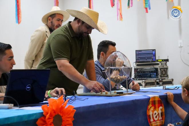 Imagem da Galeria da Notícia: V Arraiá da FEF é sucesso absoluto e se consagra como uma das maiores festas juninas universitárias da região