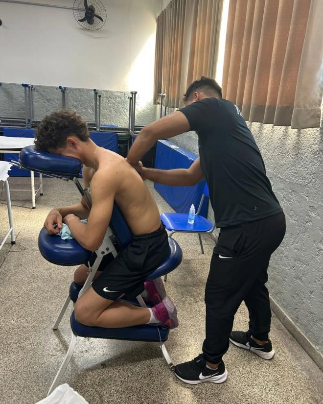 Imagem da Galeria da Notícia: Curso de Fisioterapia da FEF oferece atendimento especializado aos atletas de Fernandópolis nos 67 Jogos Regionais