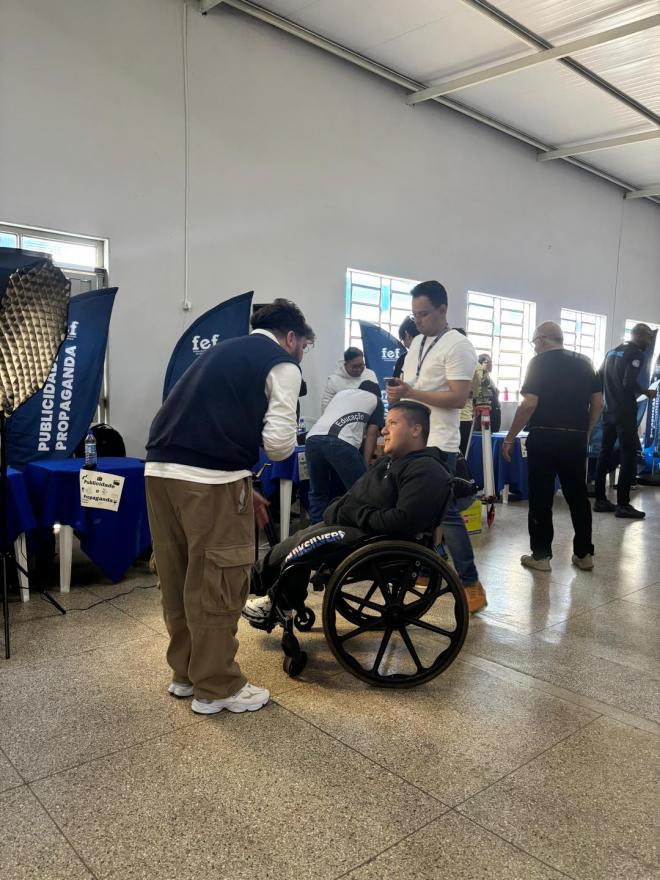 Imagem da Galeria da Notícia: Feira de Profissões da FEF leva conhecimento e inspiração para jovens em Pontes Gestal