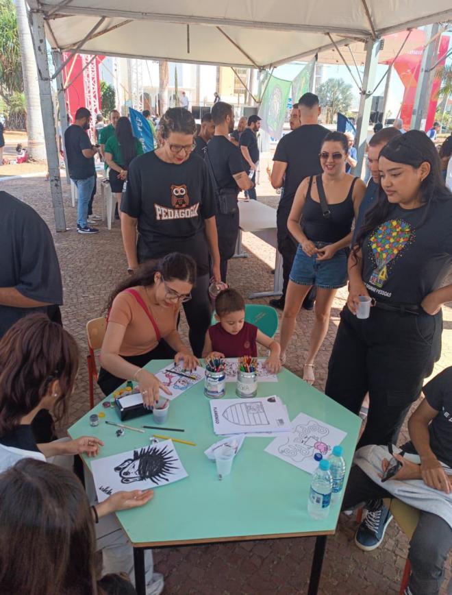Imagem da Galeria da Notícia: FEF participa do Agita Fernandópolis e reforça incentivo à saúde e bem-estar