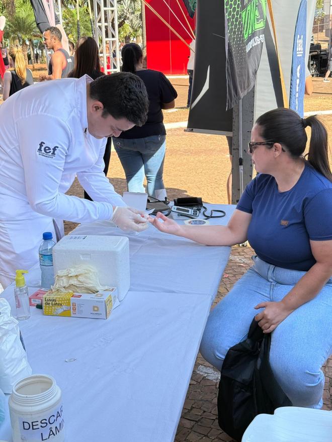 Imagem da Galeria da Notícia: FEF participa do Agita Fernandópolis e reforça incentivo à saúde e bem-estar
