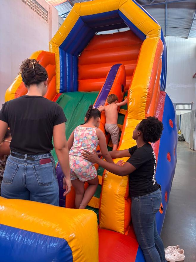 Imagem da Galeria da Notícia: FEF celebra Dia das Crianças com alegria e integração