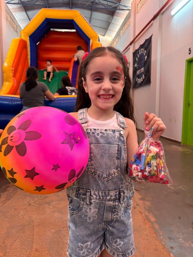 Imagem da Galeria da Notícia: FEF celebra Dia das Crianças com alegria e integração