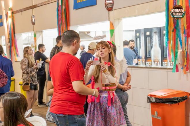 Imagem da Galeria da Notícia: Arraiá do UNIFEF reúne comunidade acadêmica em noite de integração, cultura e tradição