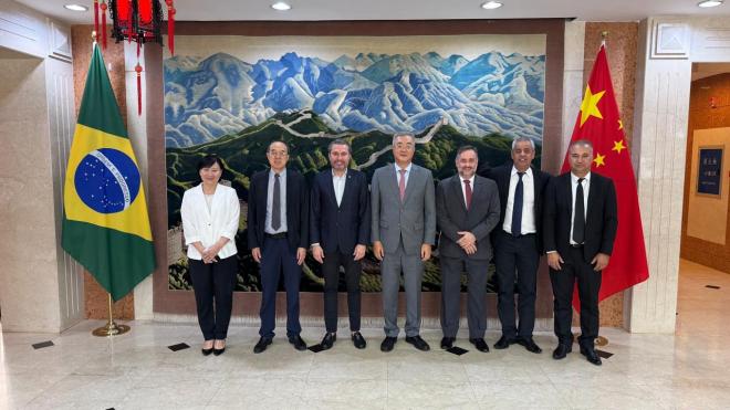 Imagem da Not&iacute;cia: Reitor do UNIFEF participa de articulação internacional por inovação e desenvolvimento regional